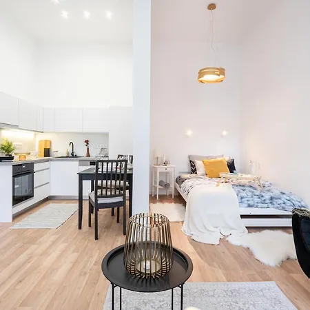 Eye Apartment