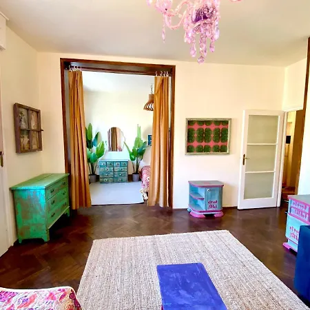 Apartment Lovely Cosy Art Flat Budapest