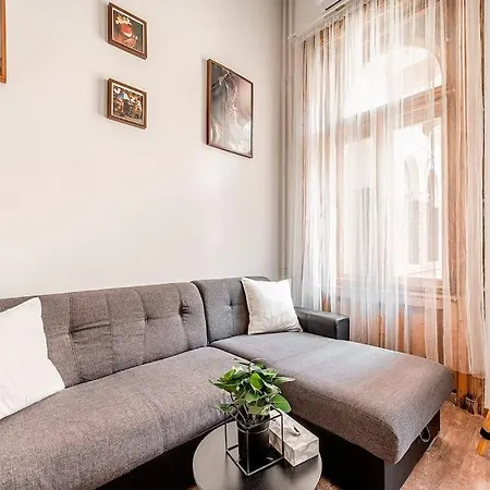 Brendon Design Apartment *