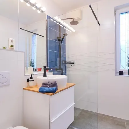 Feel Deluxe Corvin # Free Parking # Ac # Elevator Apartment Budapest