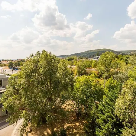 Lovely 1 Bedroom Flat - Gazdagret Apartment