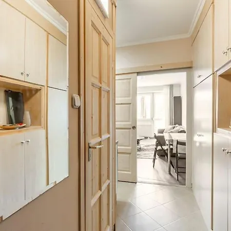 Lovely 1 Bedroom Flat - Gazdagret Apartment