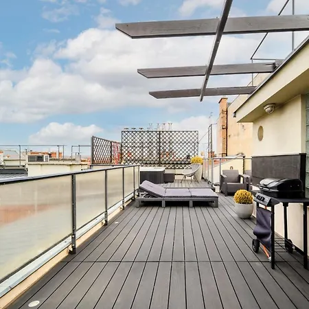Triplex, Rooftop With Parlament View & Jacuzzi Appartement Boedapest