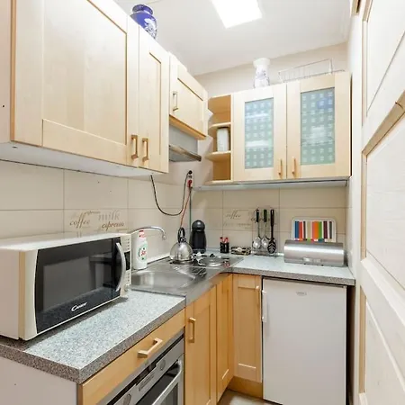 Lovely 1 Bedroom Flat - Gazdagret Apartment Budapest