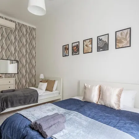 Apartment Deluxe Cozy In The Heart Of *