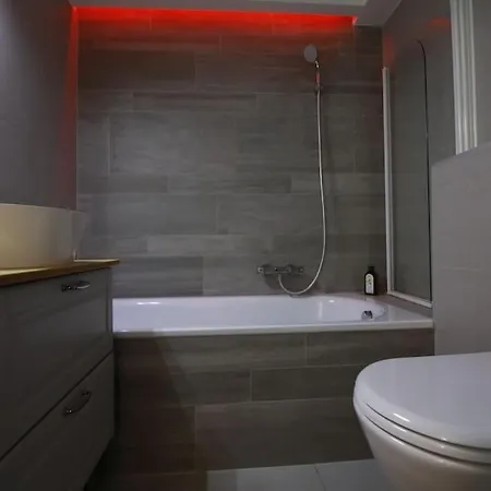 Apartmán 360 Panorama • Rooftop Jacuzzi • Downtown Luxury