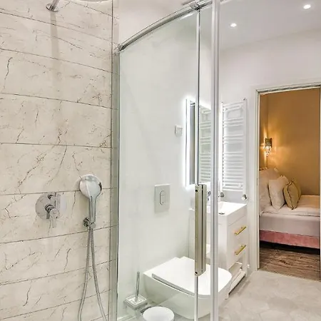 Sakura House Apartment Budapest