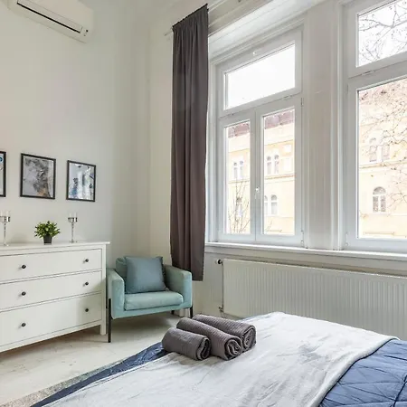 Deluxe Cozy In The Heart Of Apartmán Budapešť