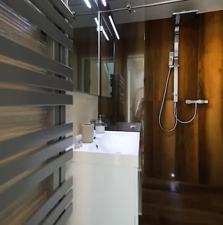 Apartmán 360 Panorama • Rooftop Jacuzzi • Downtown Luxury