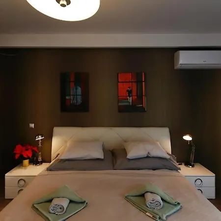 360 Panorama • Rooftop Jacuzzi • Downtown Luxury Apartman