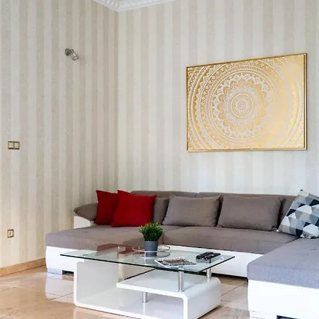 Luxury Downtown By Anna