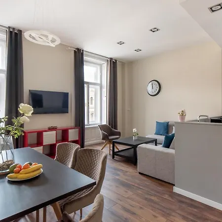 Andrassy Heritage Apartment *
