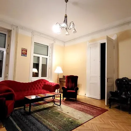 Apartment Eclectic Big