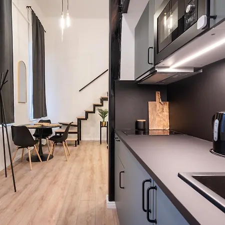 D24 - Historic Quarter Design Loft - Location By Bqa Apartmán