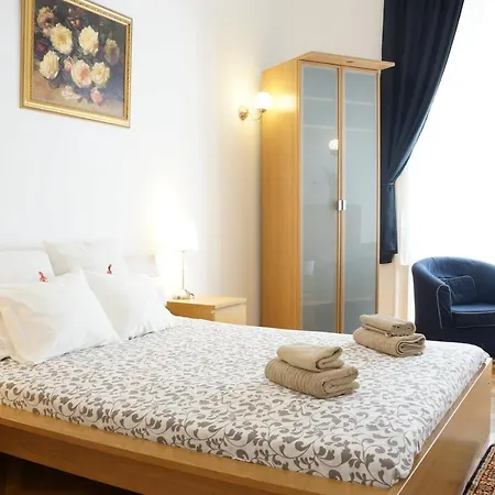 Vazquez City Center Confortable Flat בודפשט