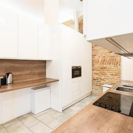 Spacious Luxury At The Heart Of Apartment Budapest