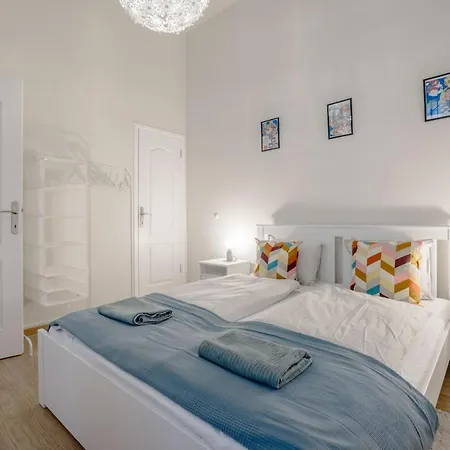 Stylish & 2br *