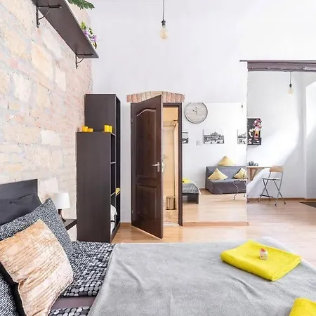 Apartment Vintage Style Cozy Downtown Apartment.