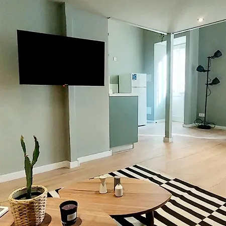 Appartement A+ Downtown Akacfa *