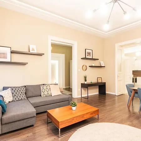 Spacious Luxury At The Heart Of * Budapest