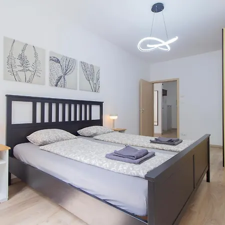 Spring House With Free Private Parking