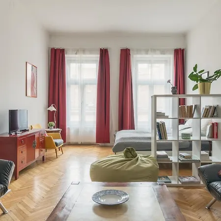 Bright & Spacious Loft With Basilica View Apartment *
