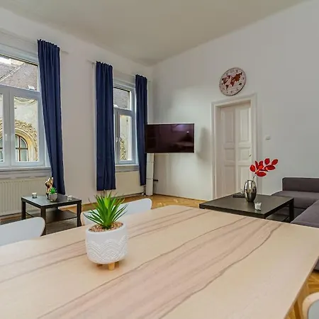 Gusto Della By Nw Apartment