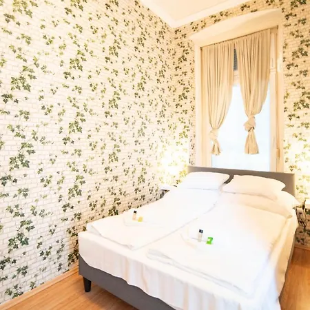 Brigi For 6 Ppl, Ac, Fast Wifi * Budapest