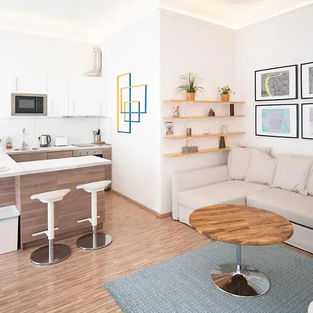Brigi For 6 Ppl, Ac, Fast Wifi Apartment Budapest