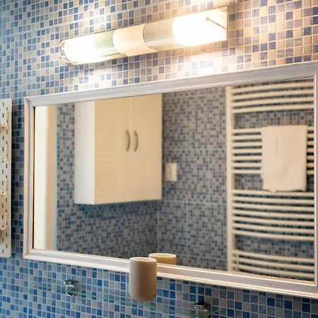 Brigi For 6 Ppl, Ac, Fast Wifi Apartment Budapest