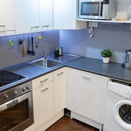 Bright & Shine Apartment