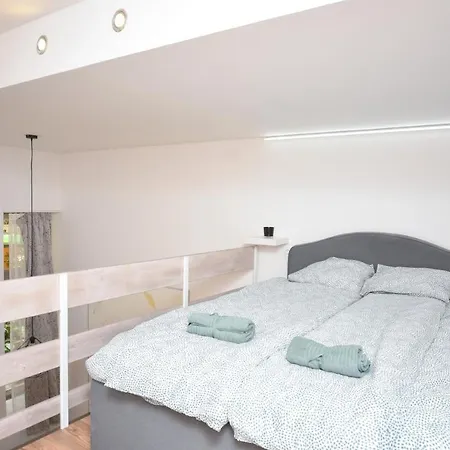 Apartamento Stylish In Downtown For 2-4 People
