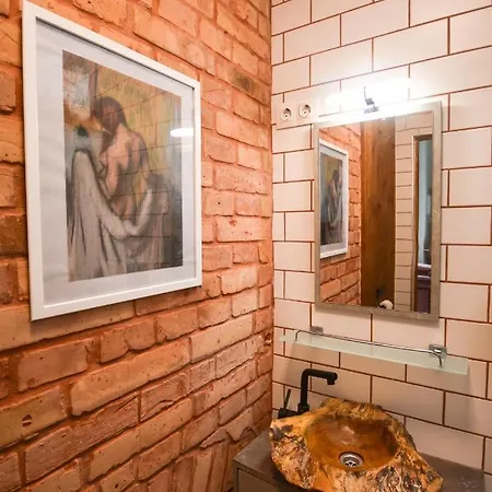Perfect Place In For 2-4 People Apartment