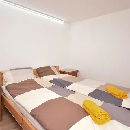 Perfect Place In For 2-4 People Apartment *