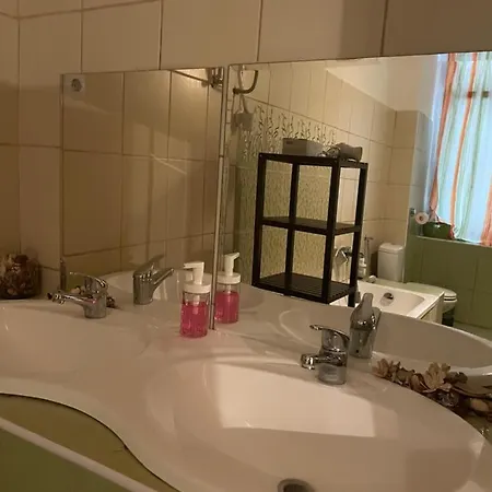 Διαμέρισμα Clark Apartman **
