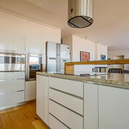 Apartment Luxury With Balcony In Downtown Budapest