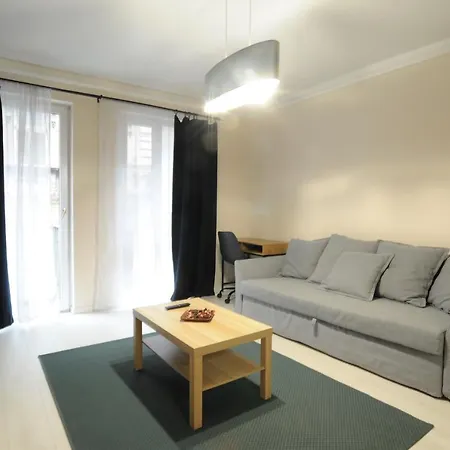 Apartman Lovely In The Heart Of