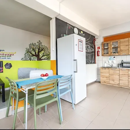 Island (adults Only) Hostel