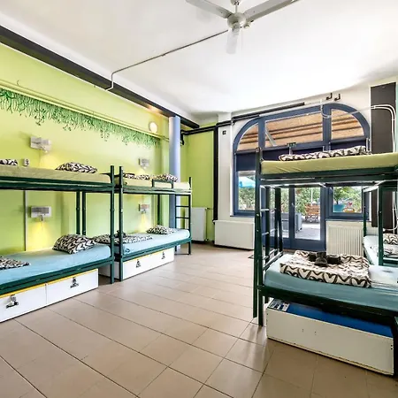 Hostel Island (adults Only) *