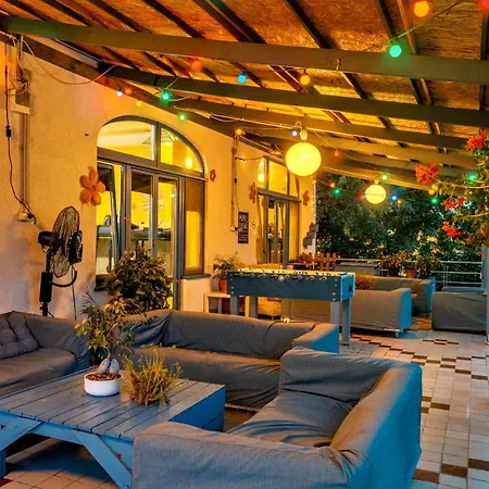 Hostel Island (adults Only) *