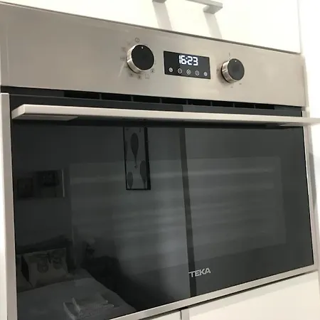 Near Park Only 5 Minutes Walk , Where Find The World Famous Szechenyi Thermal Bath Spa, Capital Circus , Museums The Is Modern And Newly Renovated ,in A Quiet And Peaceful Oasis With Ac ,smart Tv, High Speed Internet Apartment *