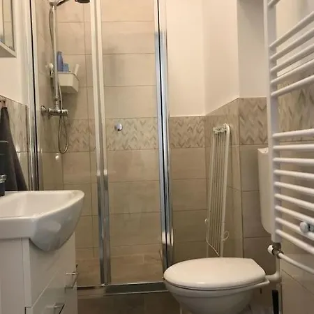 Near Park Only 5 Minutes Walk , Where Find The World Famous Szechenyi Thermal Bath Spa, Capital Circus , Museums The Is Modern And Newly Renovated ,in A Quiet And Peaceful Oasis With Ac ,smart Tv, High Speed Internet