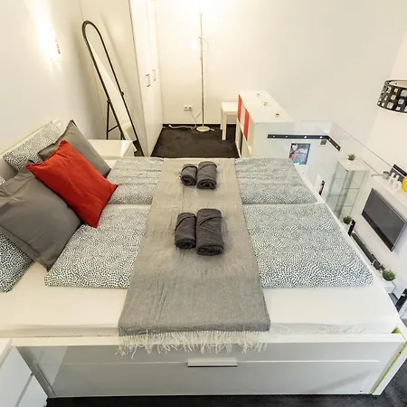 Apartment Bright & Shine