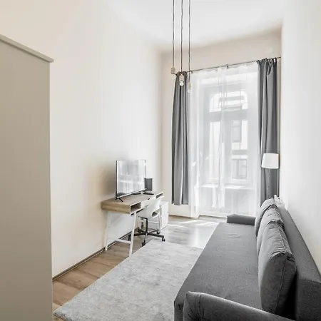 Apartment Lovely Urban Retreat - *
