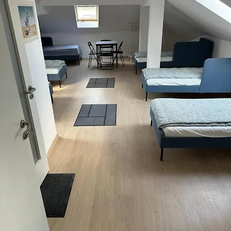 Aparthotel Devenyi One Stop Nyugati Train Station