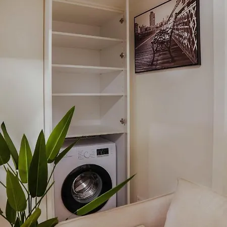 Greenlight Gallery By Newave Apartment
