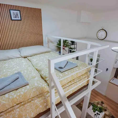 Greenlight Gallery By Newave Apartment