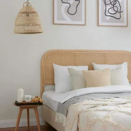 Scandinavian Art 3-bdr Apartment