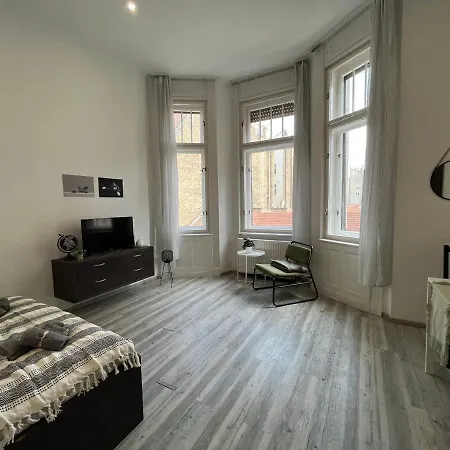 D58 Superior In The Center Budapest
