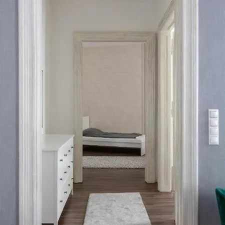Apartment Chic, Captivating Space Near Opera House Budapest